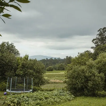 カントリーハウス O Curralino Vilacoba